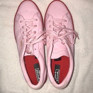 Women’s Addidas Sneaker